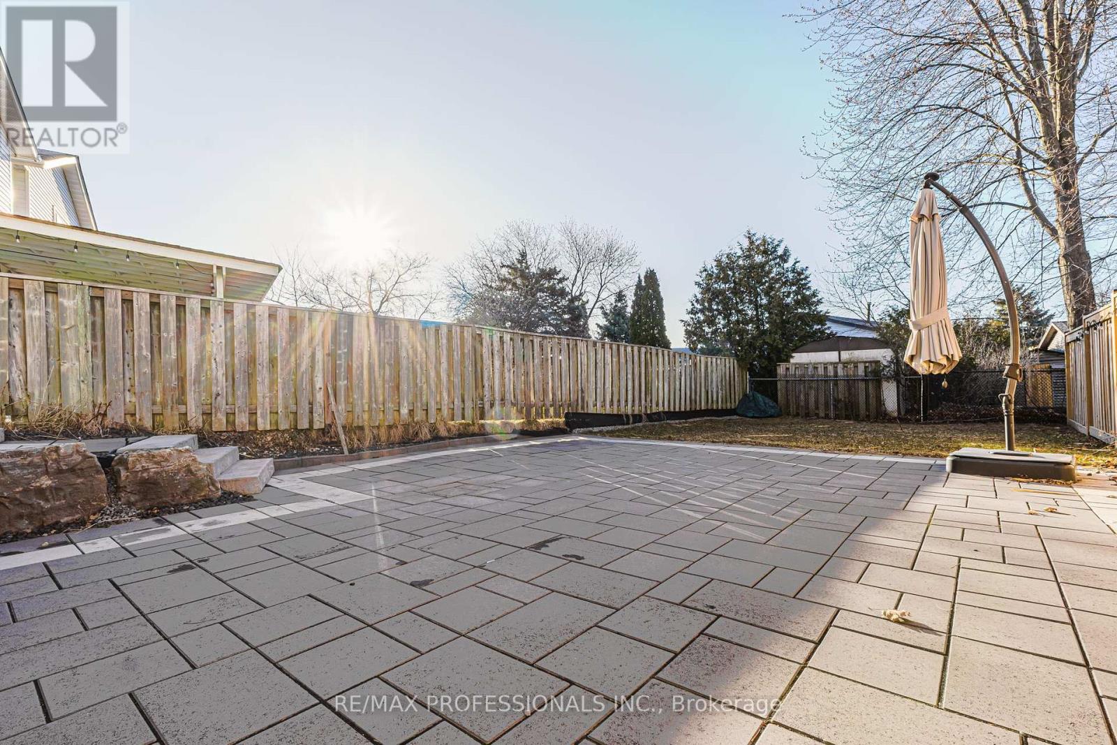 2416 Malcolm Crescent, Burlington, Ontario  L7P 3Y4 - Photo 35 - W12165209
