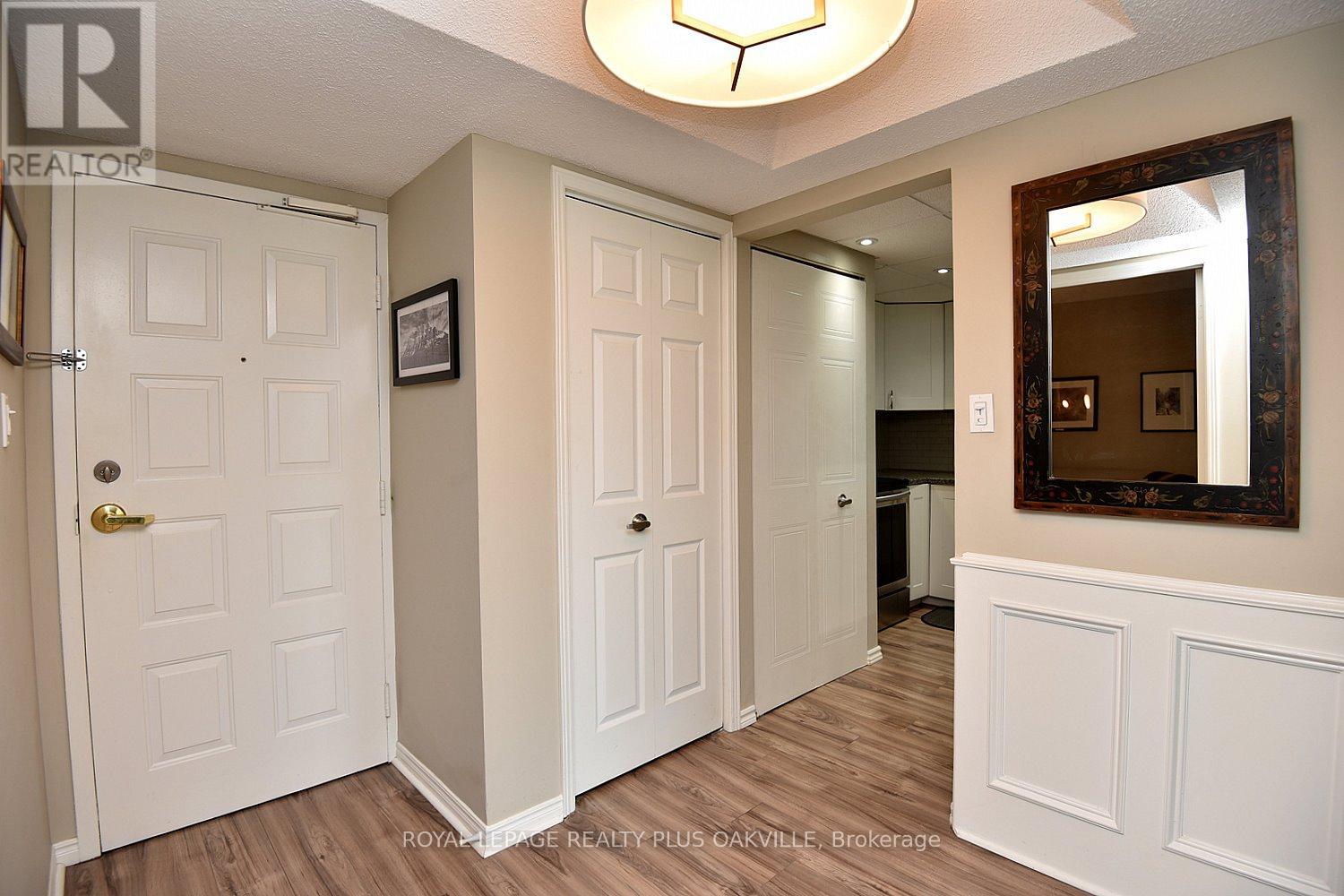 404 - 1225 North Shore Boulevard E, Burlington, Ontario  L7S 1Z6 - Photo 4 - W12165213