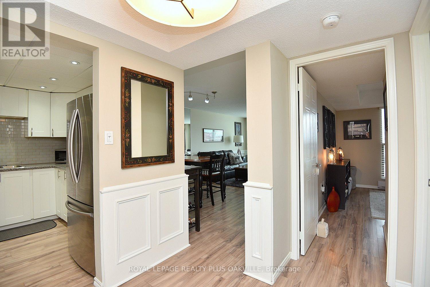 404 - 1225 North Shore Boulevard E, Burlington, Ontario  L7S 1Z6 - Photo 5 - W12165213