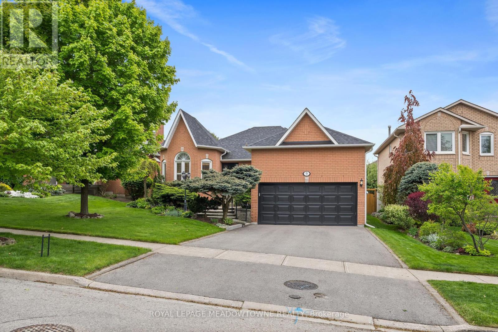 9 GOLLOP CRESCENT, halton hills (georgetown), Ontario