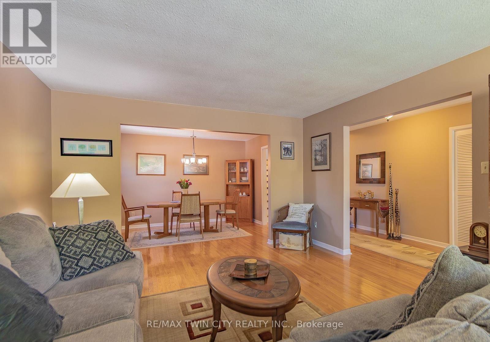 20 Manorcrest Street, Brampton, Ontario  L6S 2X1 - Photo 9 - W12165282