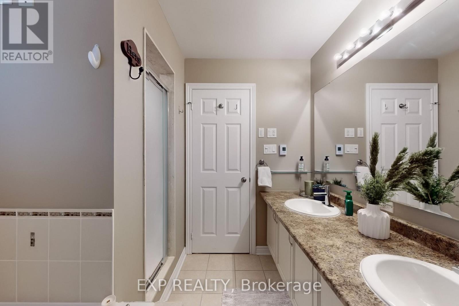 94 Pannahill Drive, Brampton, Ontario  L6P 3B3 - Photo 29 - W12165287