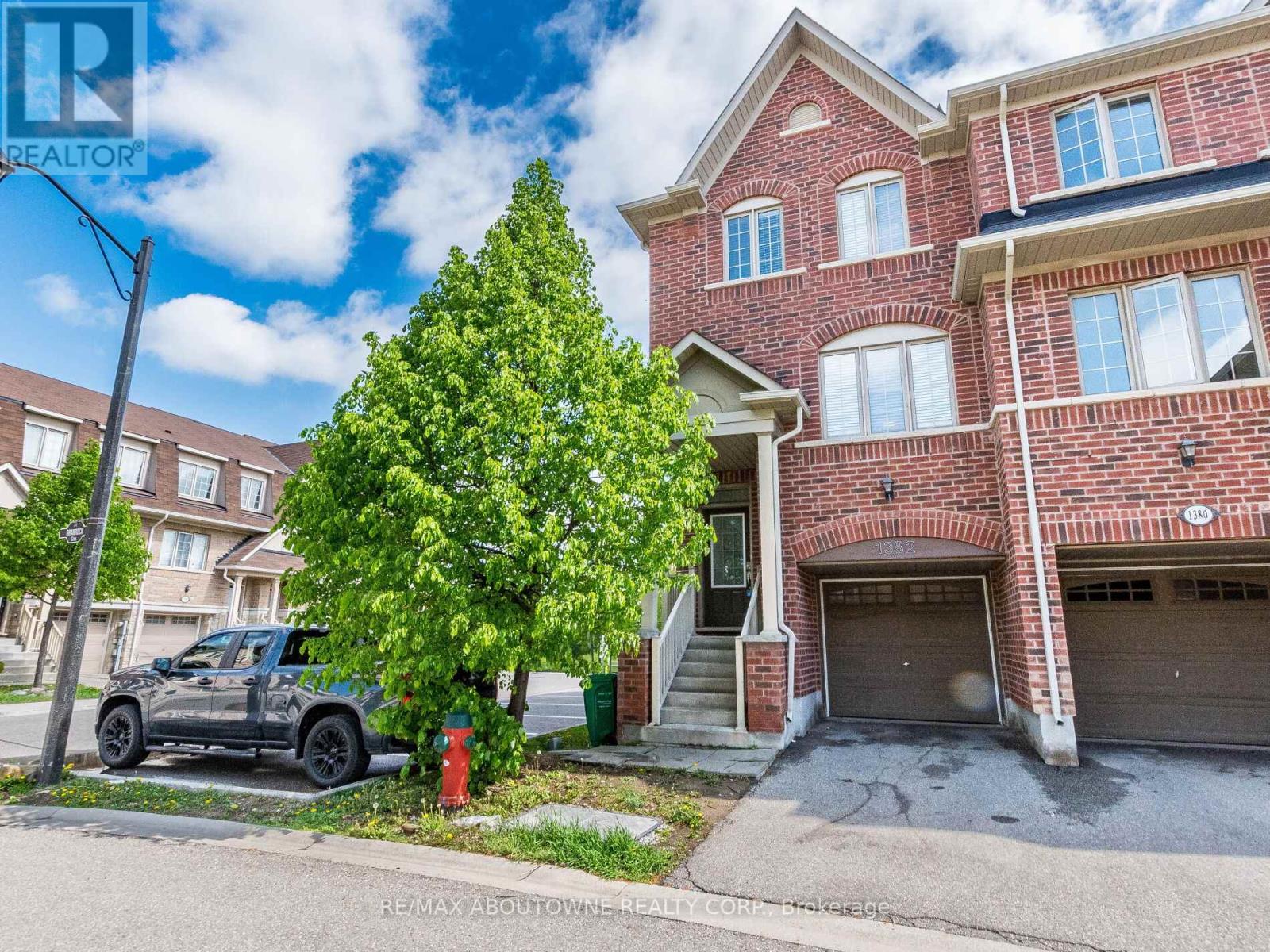 1382 Granrock Crescent, Mississauga (East Credit), Ontario  L5V 0E1 - Photo 2 - W12165321