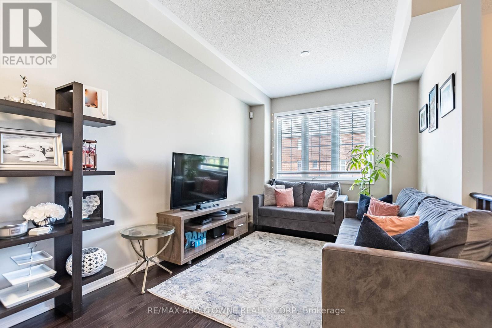 1382 Granrock Crescent, Mississauga (East Credit), Ontario  L5V 0E1 - Photo 8 - W12165321