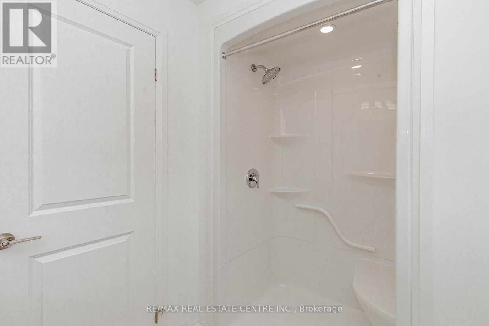 176 Bur Oak Drive, Thorold, Ontario  L2V 0L7 - Photo 25 - X12165146