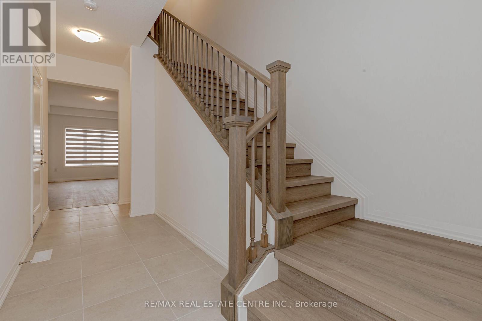 176 Bur Oak Drive, Thorold, Ontario  L2V 0L7 - Photo 5 - X12165146