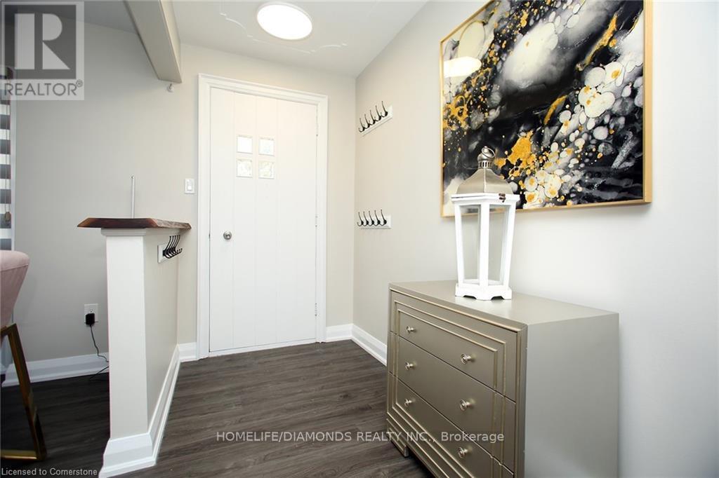 15 First Street, Hamilton, Ontario  L0R 2H0 - Photo 4 - X12165191