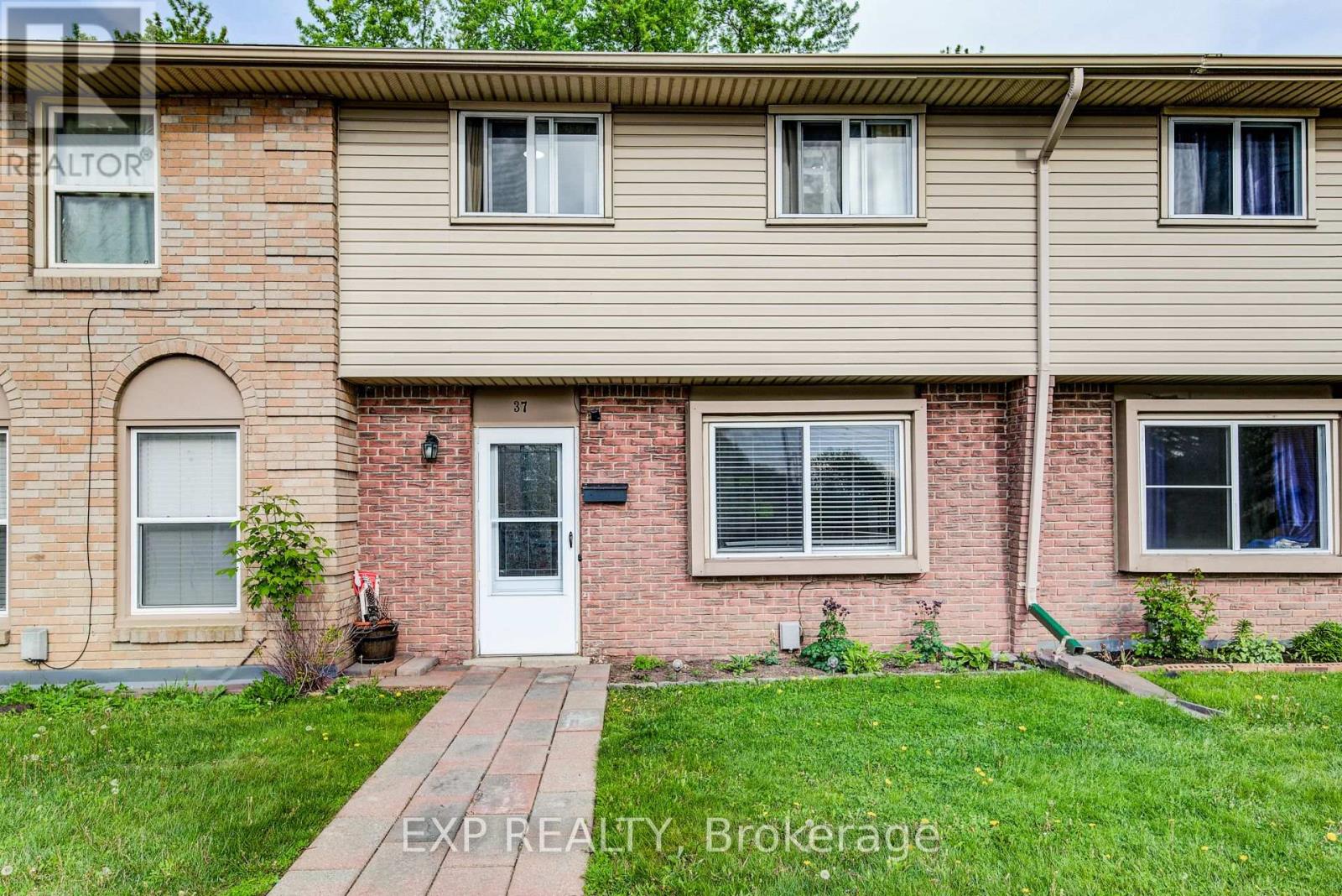 Property at 37 - 293 FAIRWAY ROAD N image 1