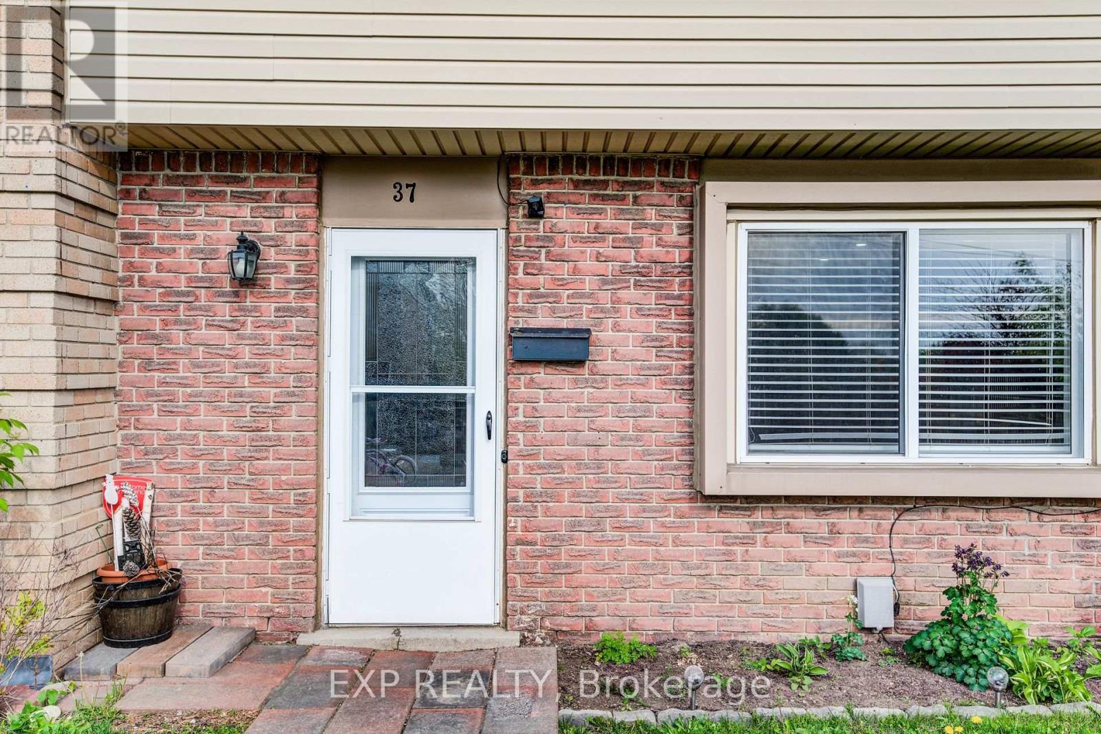 Property at 37 - 293 FAIRWAY ROAD N image 5