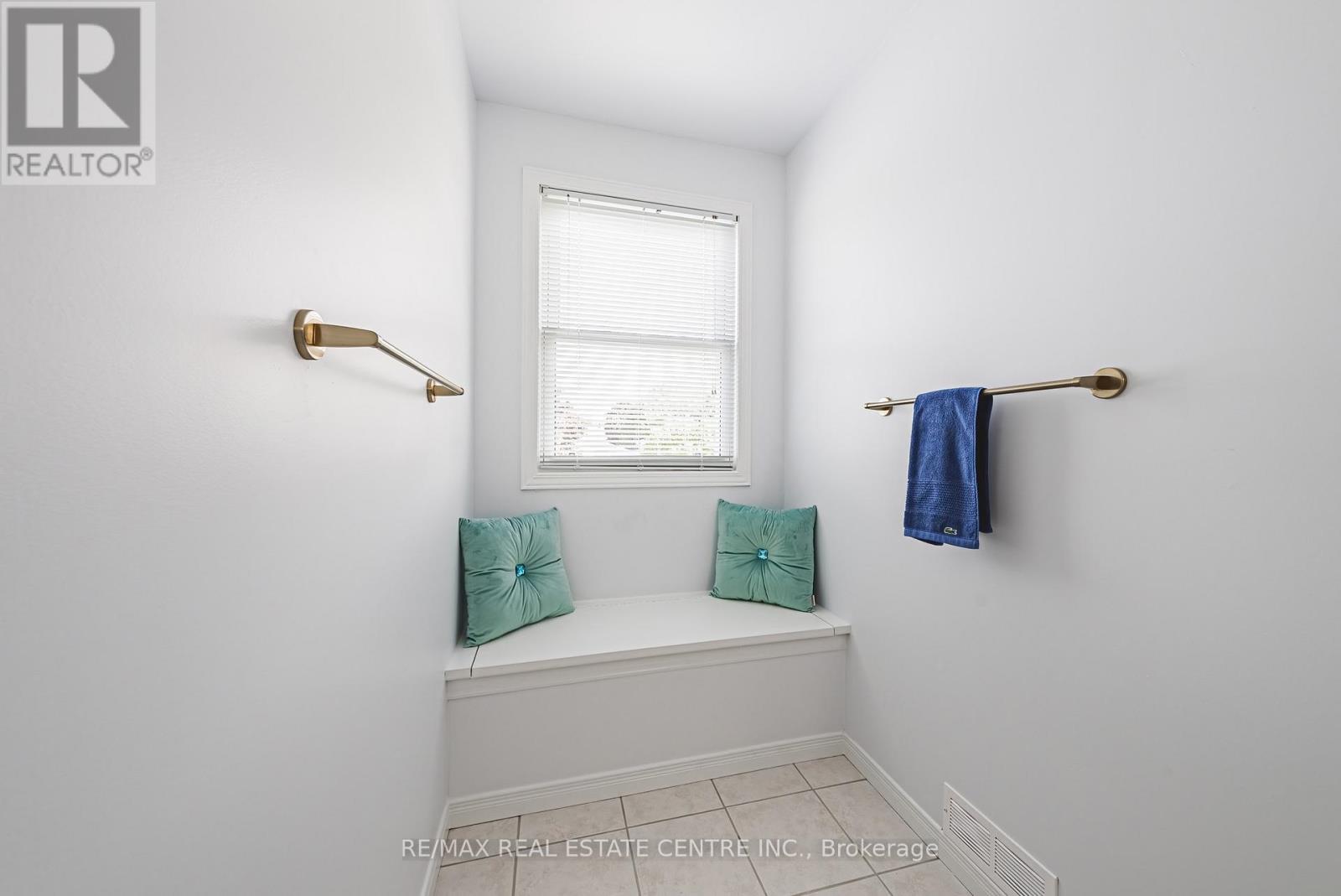 27 Westchester Drive, Kitchener, Ontario  N2B 3M7 - Photo 30 - X12165304