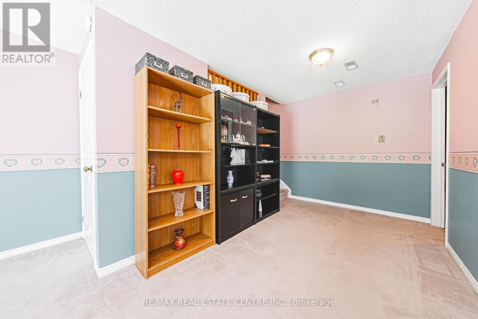 27 Westchester Drive, Kitchener, Ontario  N2B 3M7 - Photo 34 - X12165304