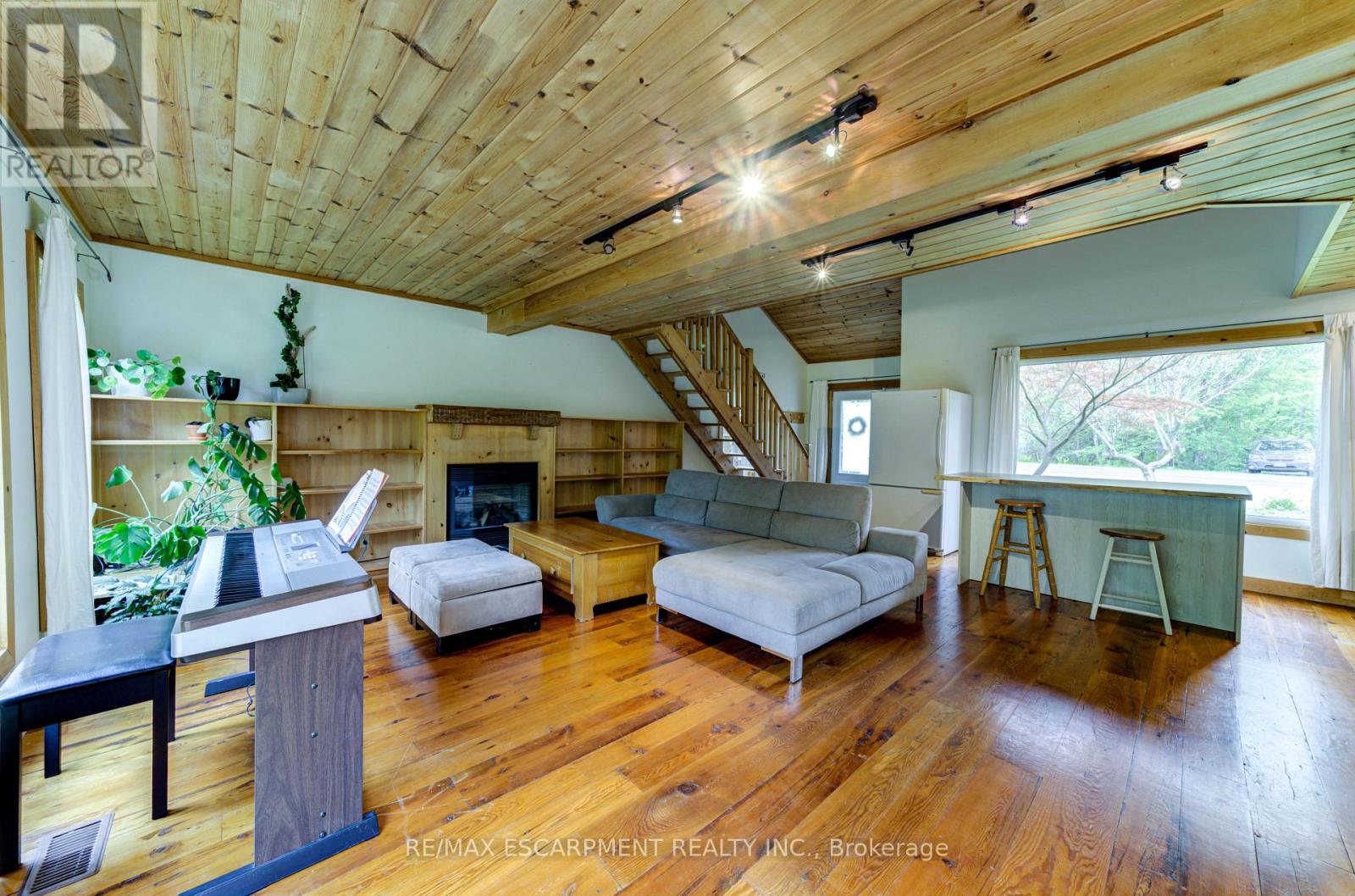 109 Hope Street, Blue Mountains, Ontario  L9Y 0L1 - Photo 6 - X12165351