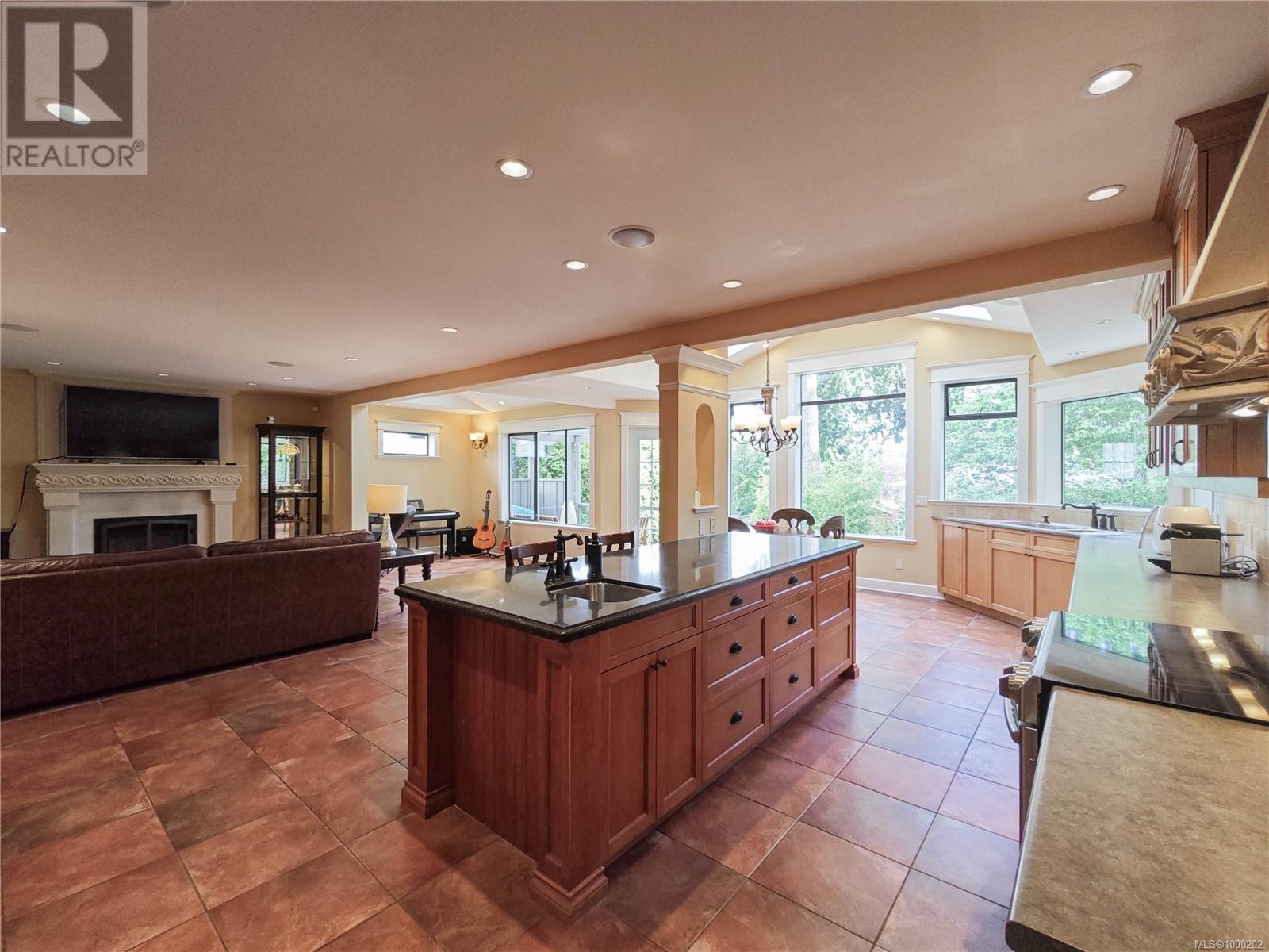 Property at 4971 Highgate Rd image 4
