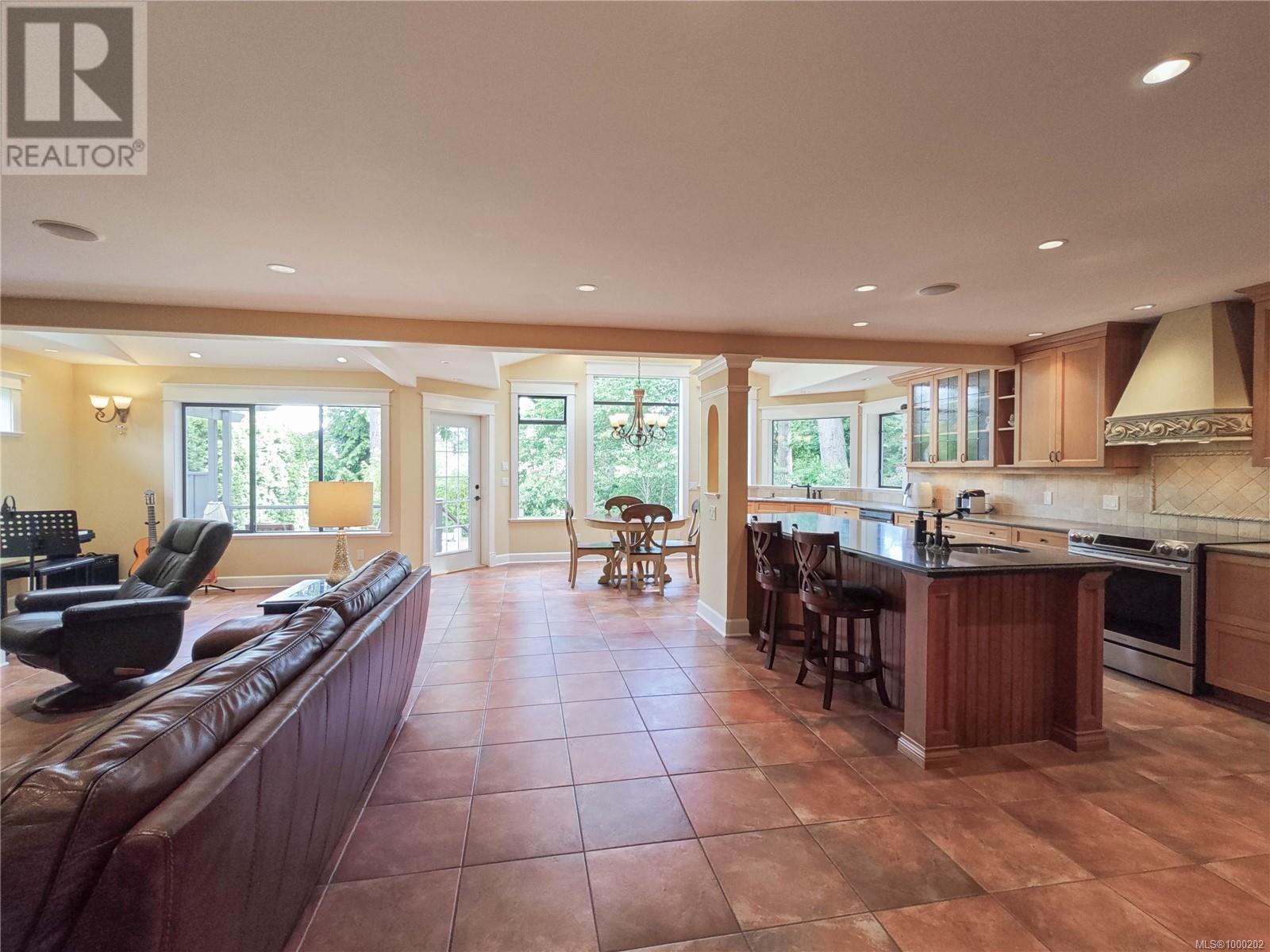 Property at 4971 Highgate Rd image 3