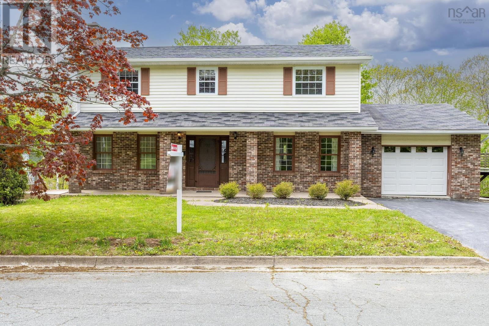 Property at 90 Riverview Crescent image 1