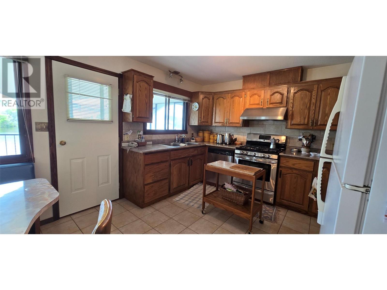 26 Bayview Crescent, Osoyoos, British Columbia  V0H 1v6 - Photo 13 - 10348098