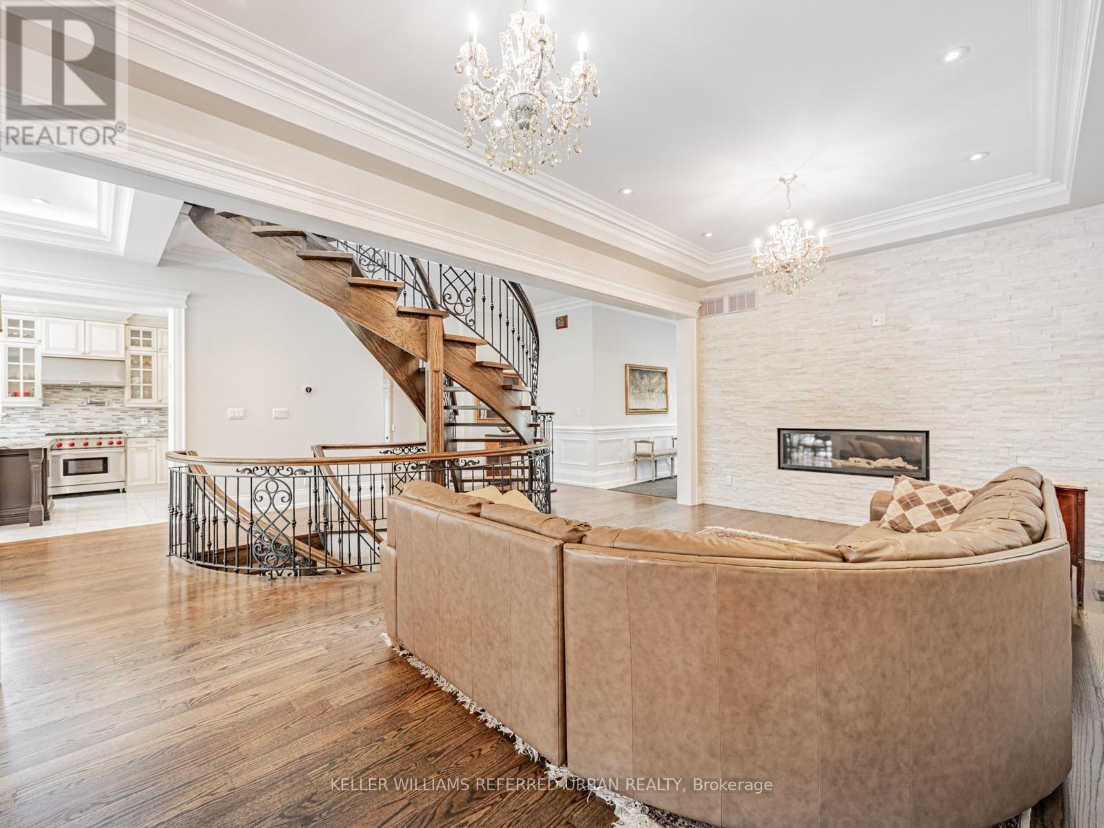 525 Glencairn Avenue, Toronto, Ontario  M6B 1Z2 - Photo 10 - C12165389