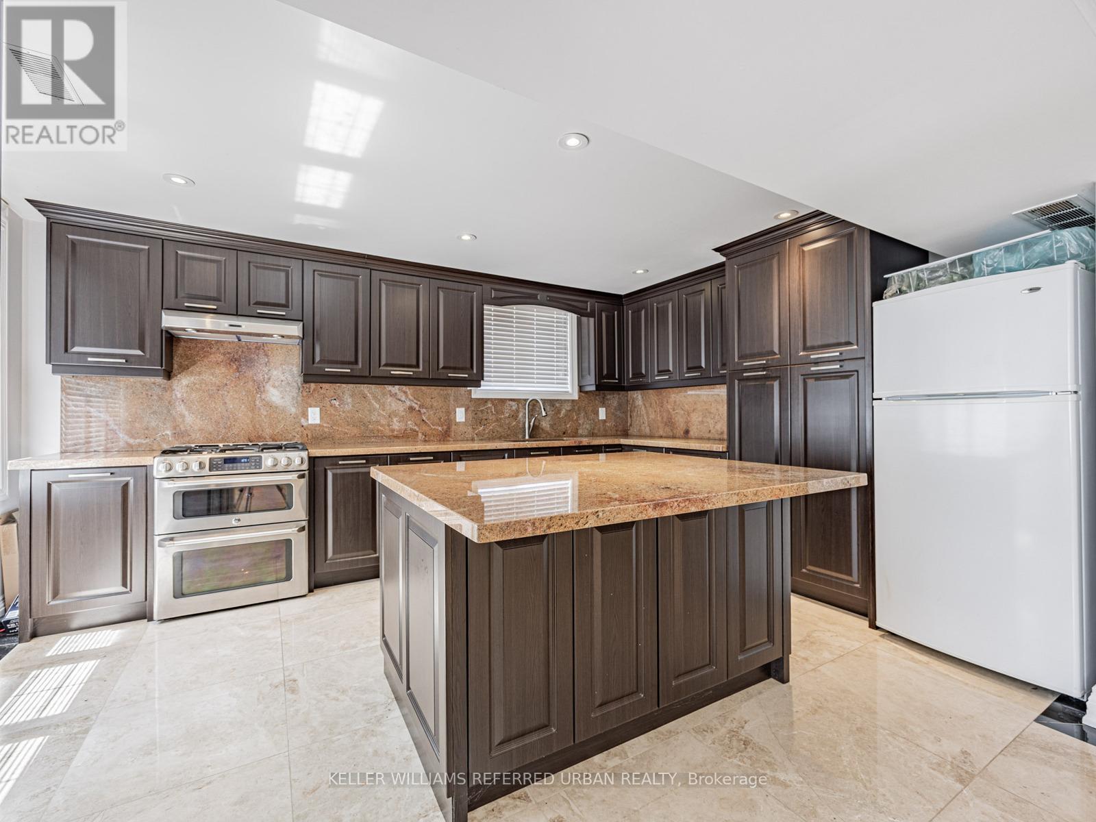 525 Glencairn Avenue, Toronto, Ontario  M6B 1Z2 - Photo 23 - C12165389