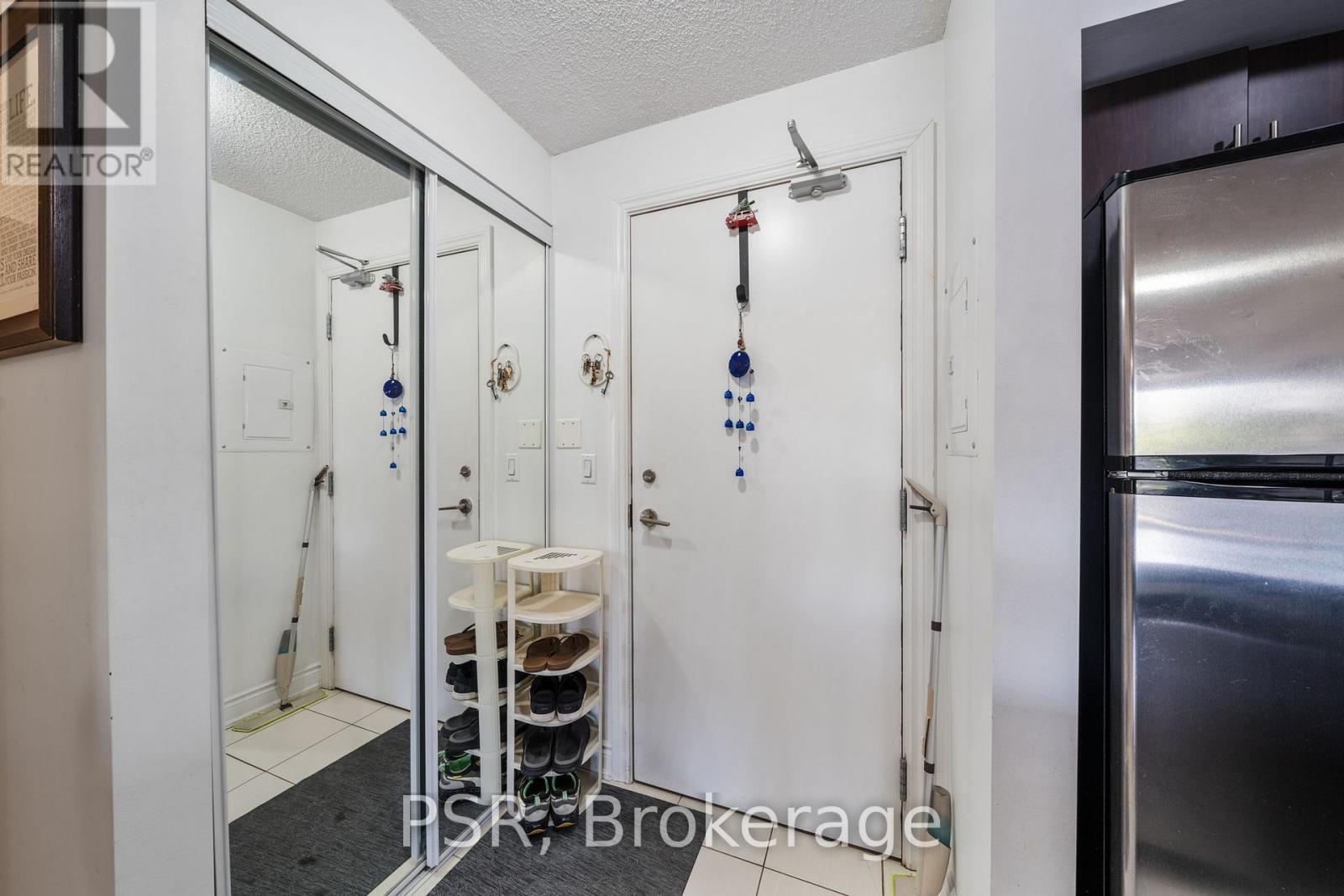 211 - 760 Sheppard Avenue W, Toronto, Ontario  M3H 0B3 - Photo 4 - C12165438