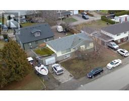 2261 Burnett Street, kelowna, British Columbia