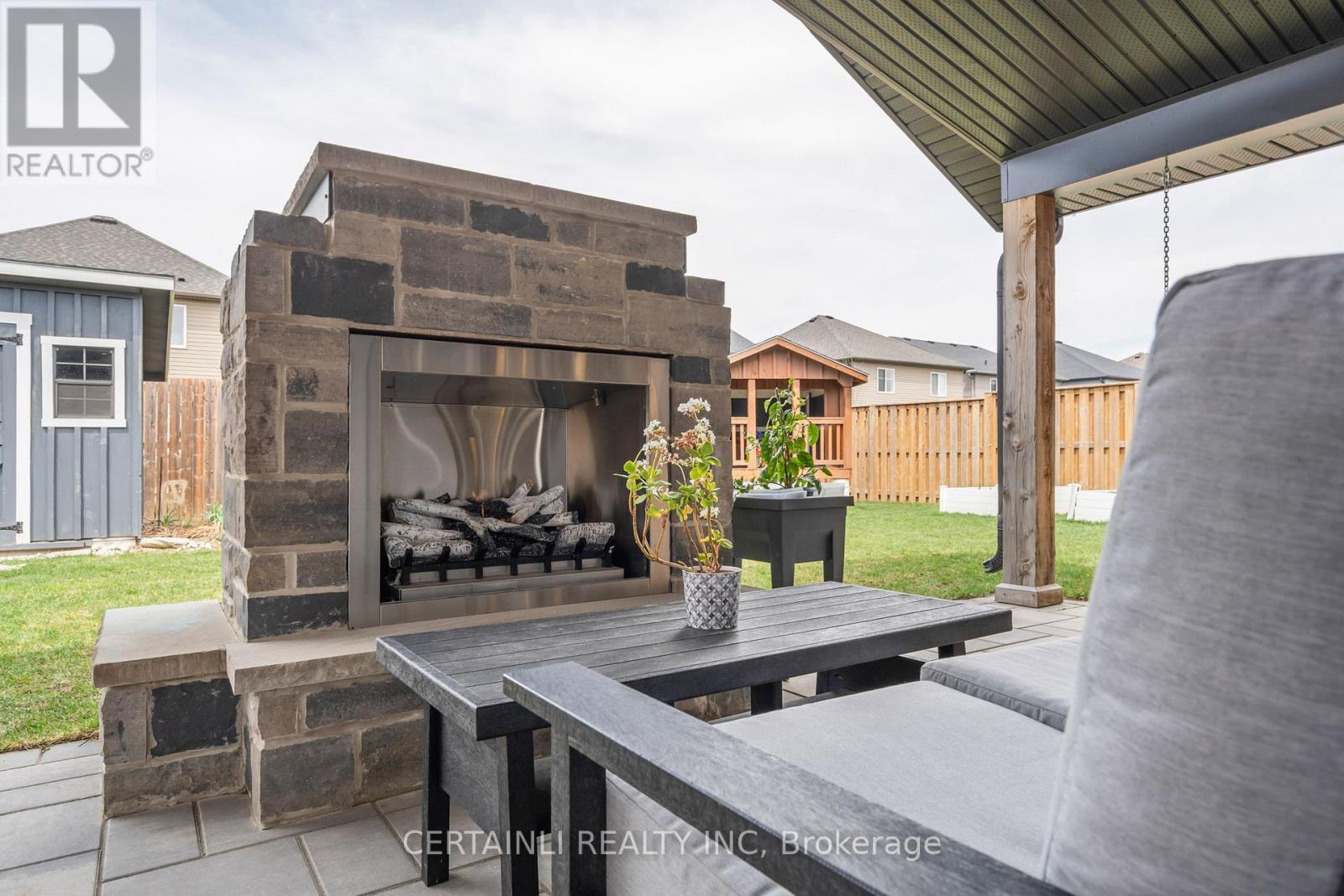 16 Anderson Crescent, Stratford, Ontario  N5A 3S5 - Photo 4 - X12165638