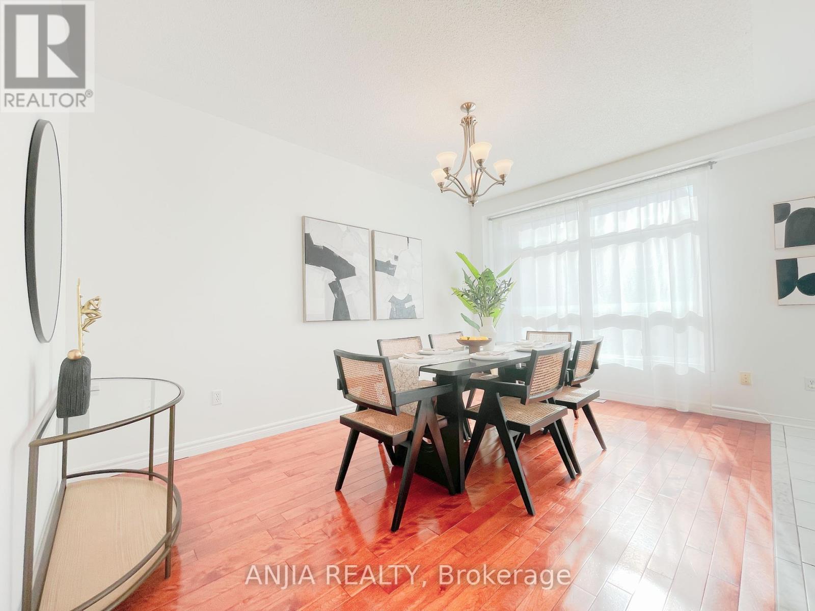 24 Crawford Street, Markham, Ontario  L6C 2L4 - Photo 14 - N12165502