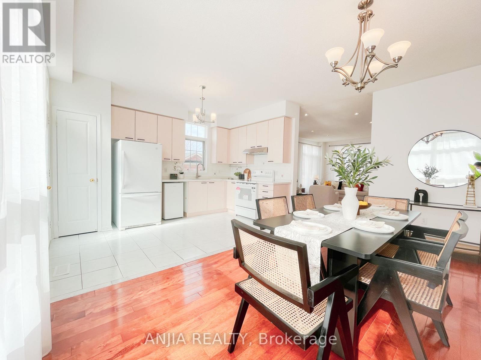24 Crawford Street, Markham, Ontario  L6C 2L4 - Photo 16 - N12165502