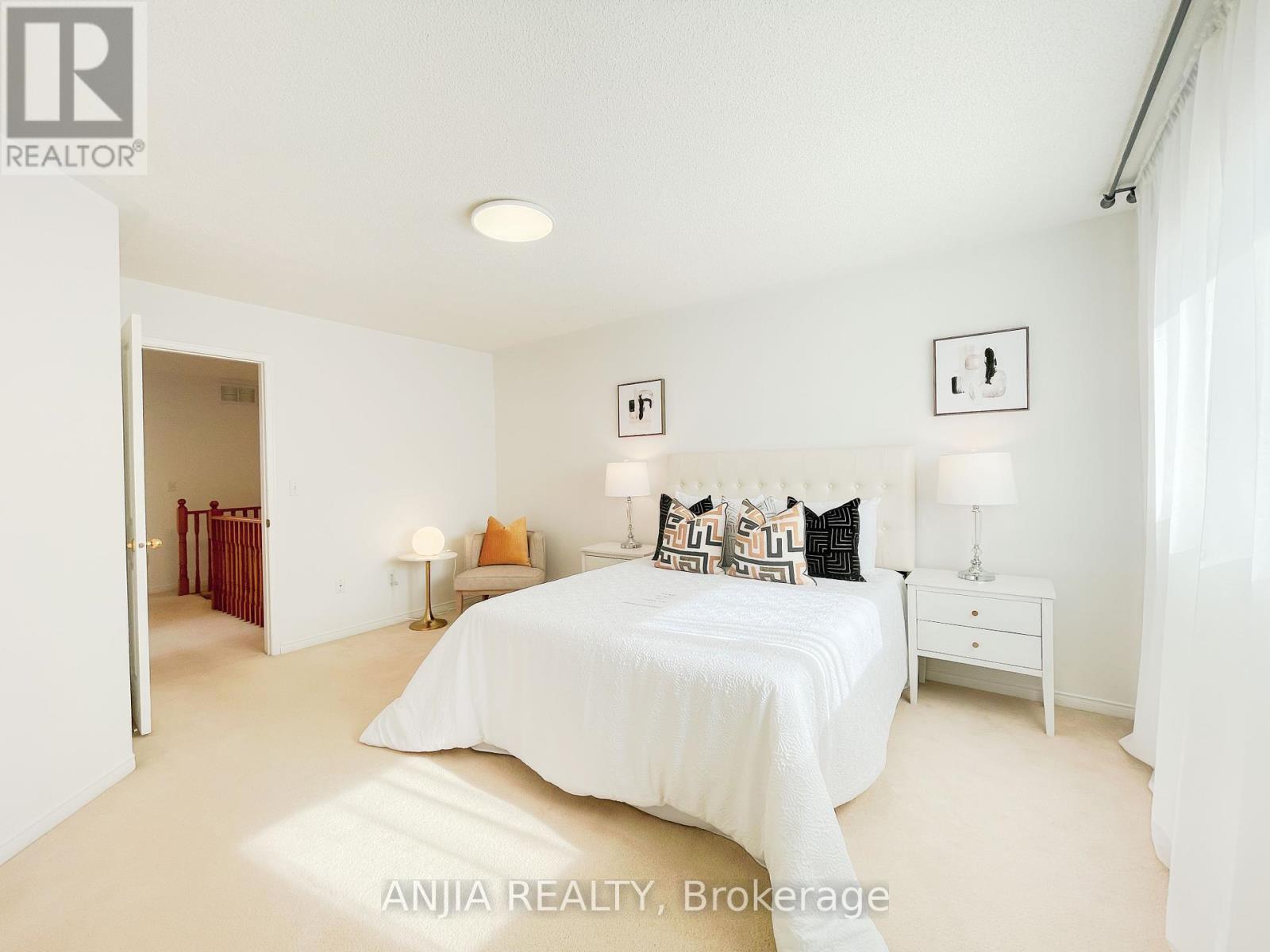 24 Crawford Street, Markham, Ontario  L6C 2L4 - Photo 29 - N12165502