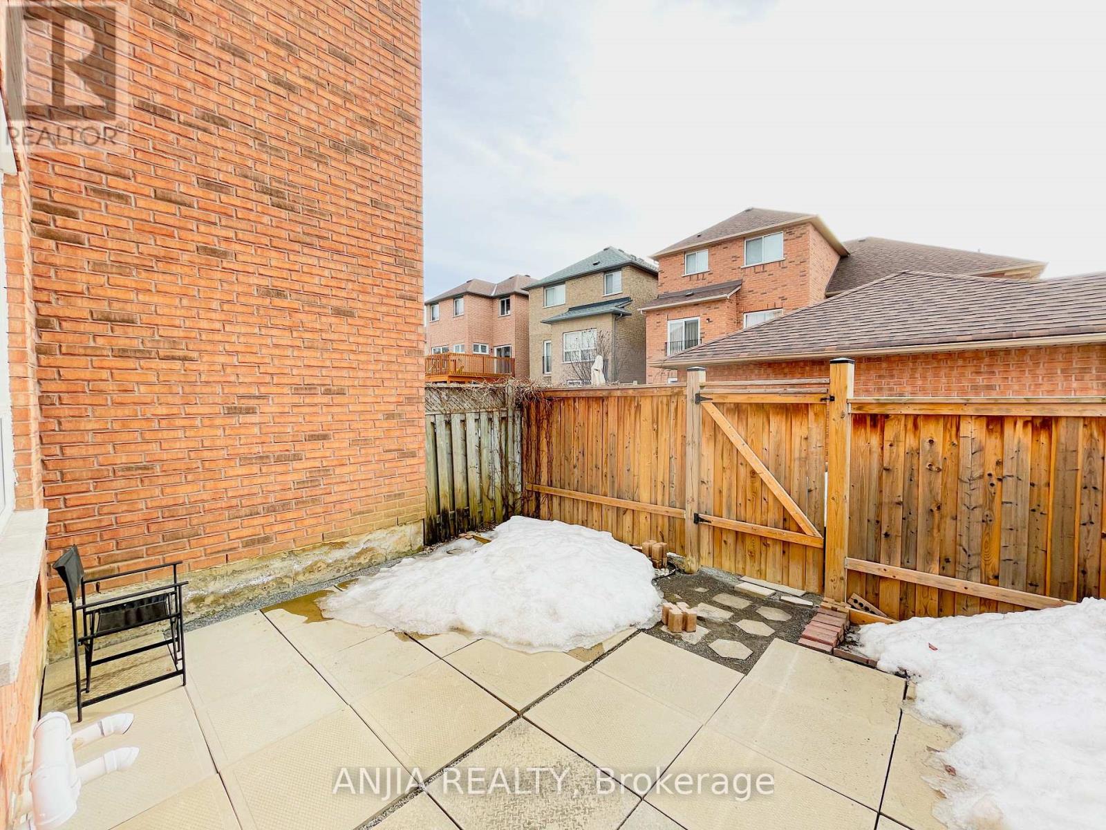 24 Crawford Street, Markham, Ontario  L6C 2L4 - Photo 46 - N12165502