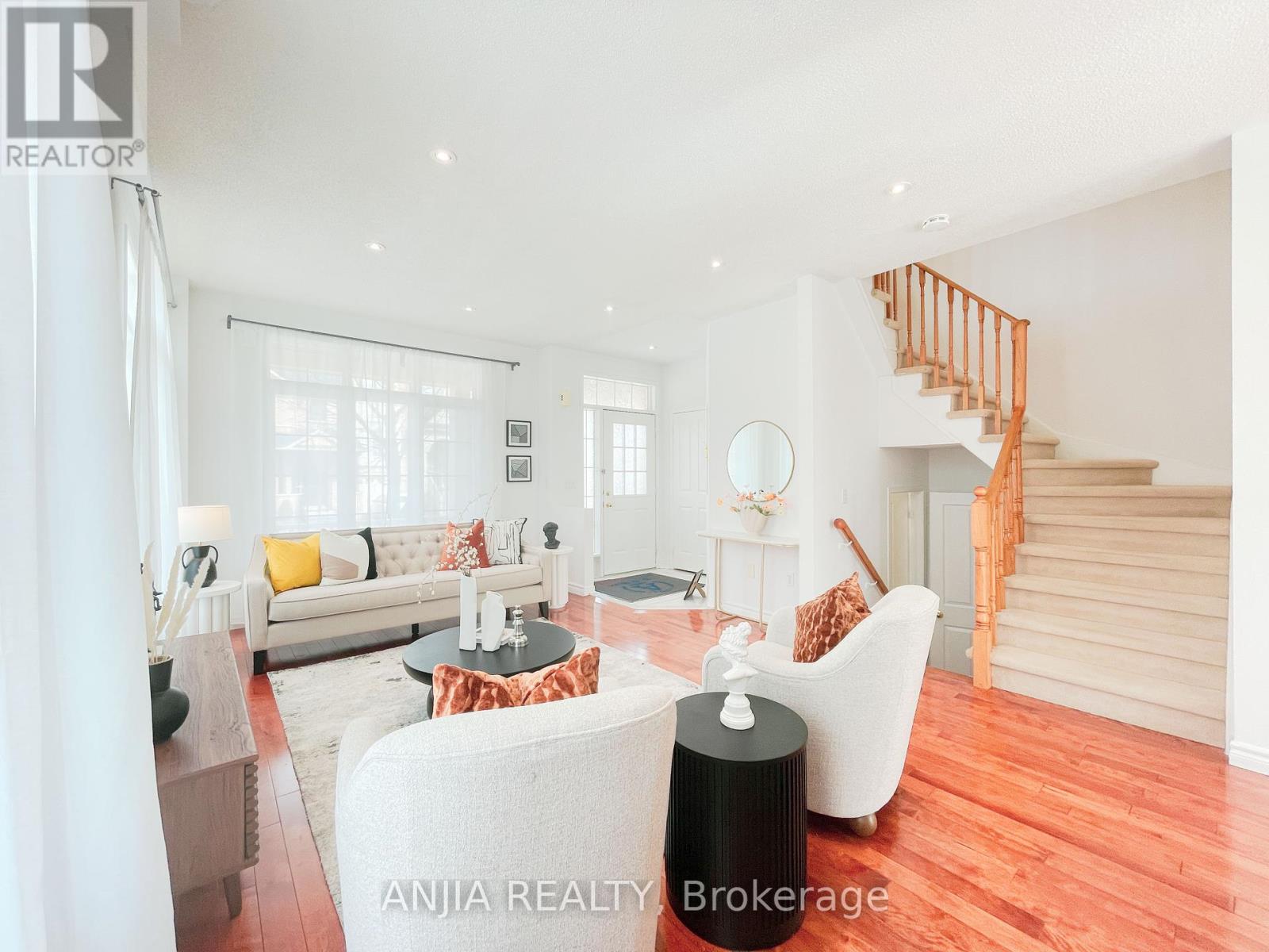24 Crawford Street, Markham, Ontario  L6C 2L4 - Photo 8 - N12165502