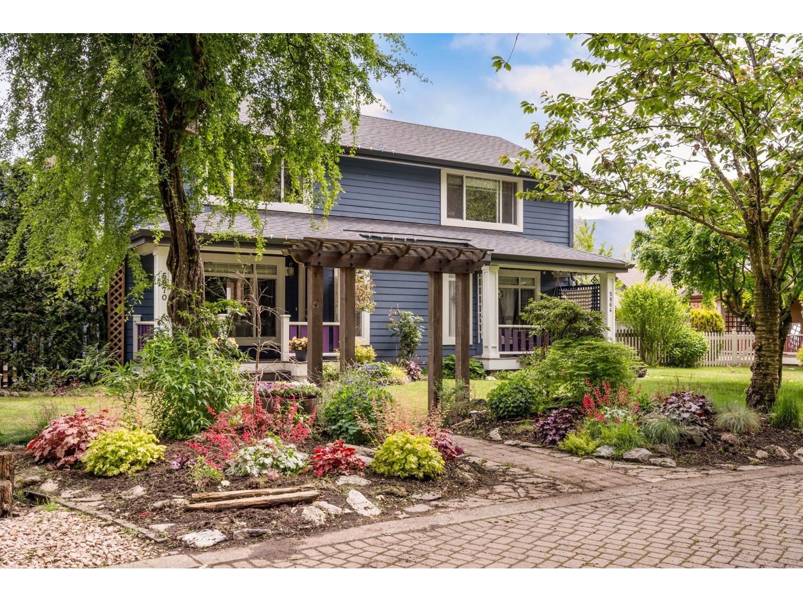 Property at 5870 CHEAMVIEW CRESCENT image 3