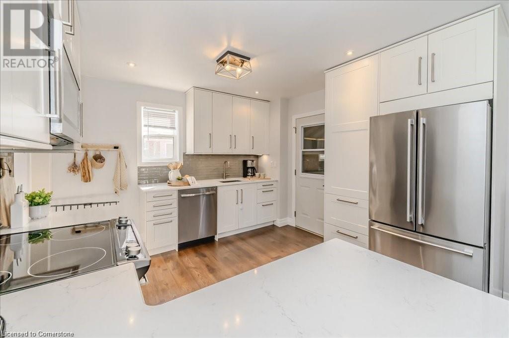 30 Onward Avenue, Kitchener, Ontario  N2H 3J7 - Photo 4 - 40732496