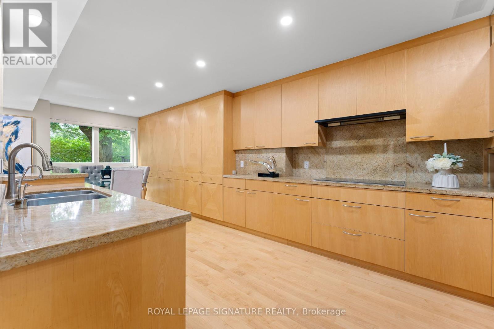 153 - 96 Crimson Mill Way, Toronto, Ontario  M2L 1T6 - Photo 10 - C12159833