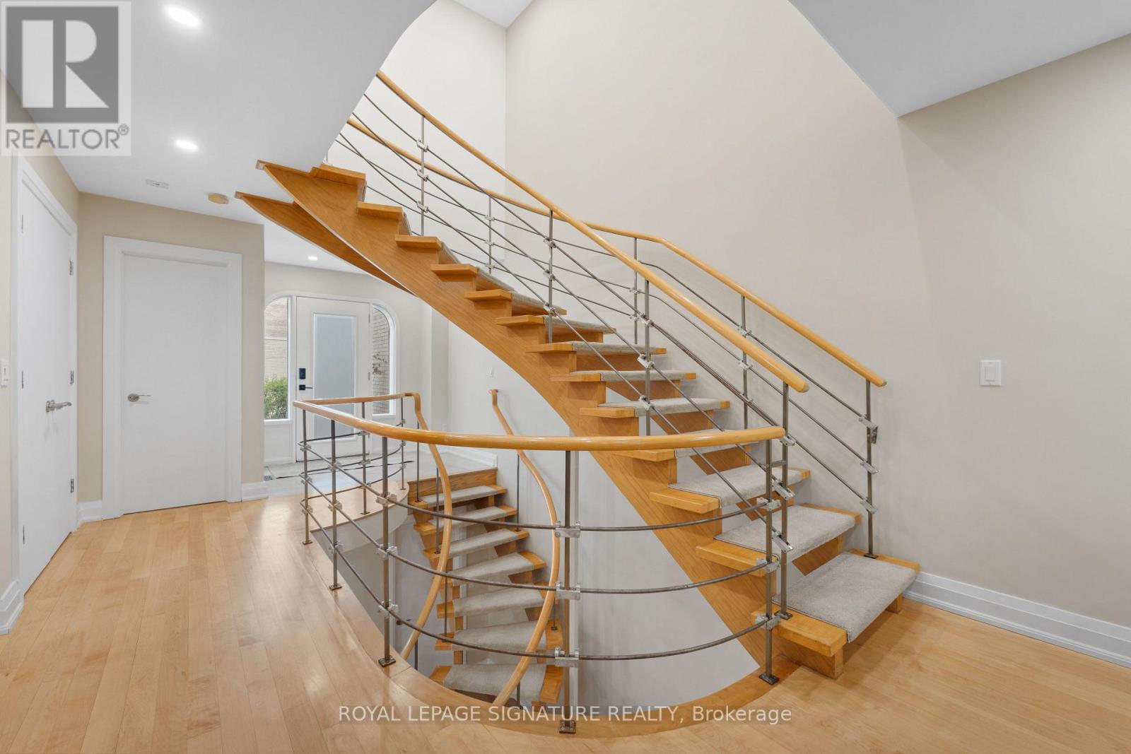 153 - 96 Crimson Mill Way, Toronto, Ontario  M2L 1T6 - Photo 2 - C12159833