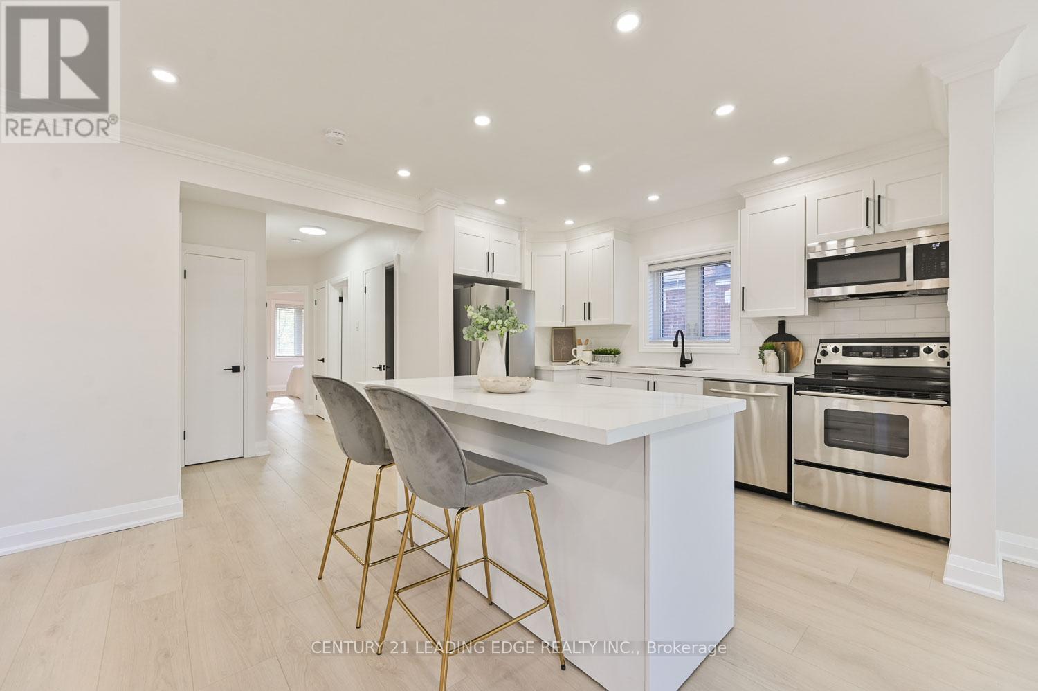 54 Bimbrok Road, Toronto, Ontario  M1K 4T9 - Photo 5 - E12153571