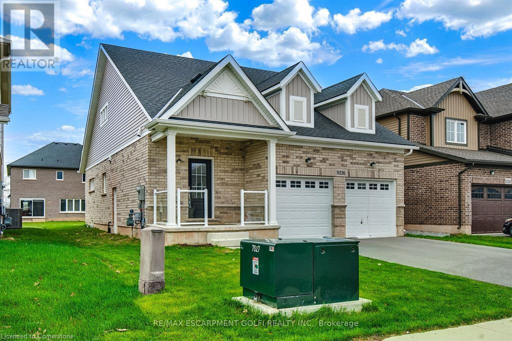 9326 White Oak Avenue, Niagara Falls, Ontario  L2G 3P6 - Photo 2 - 40732339