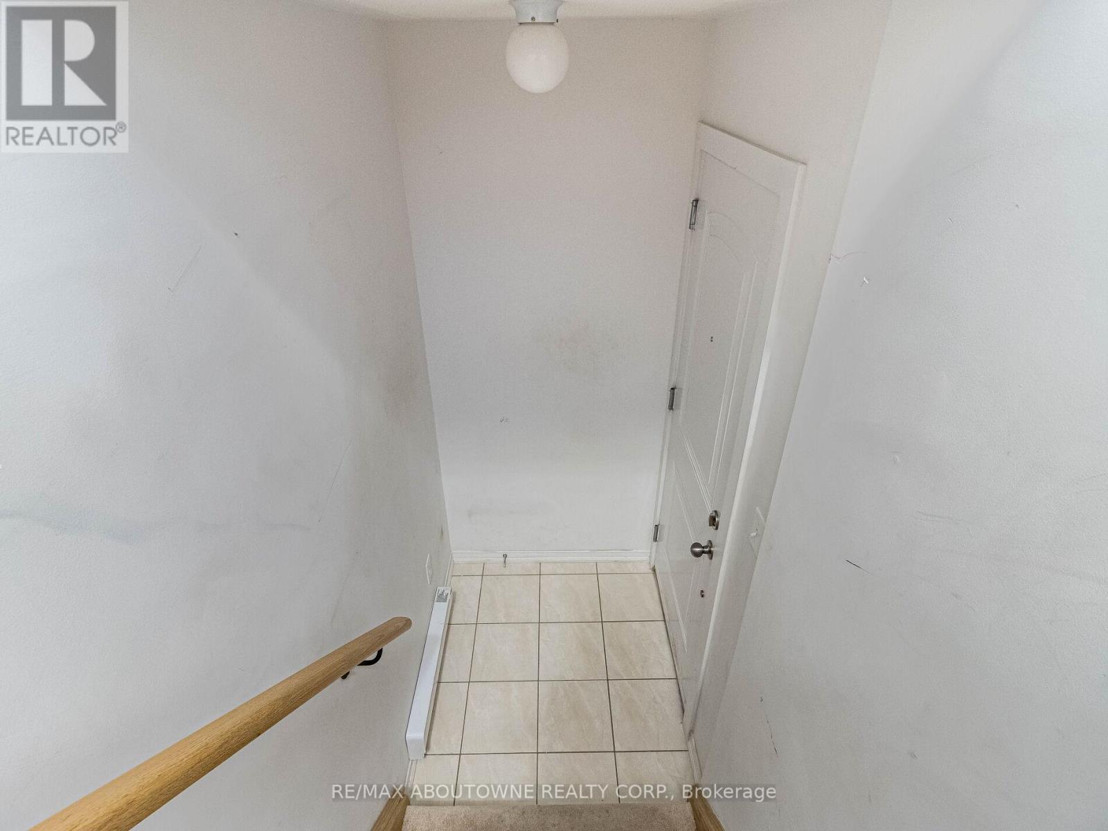 Property at 20 - 2504 POST ROAD image 5