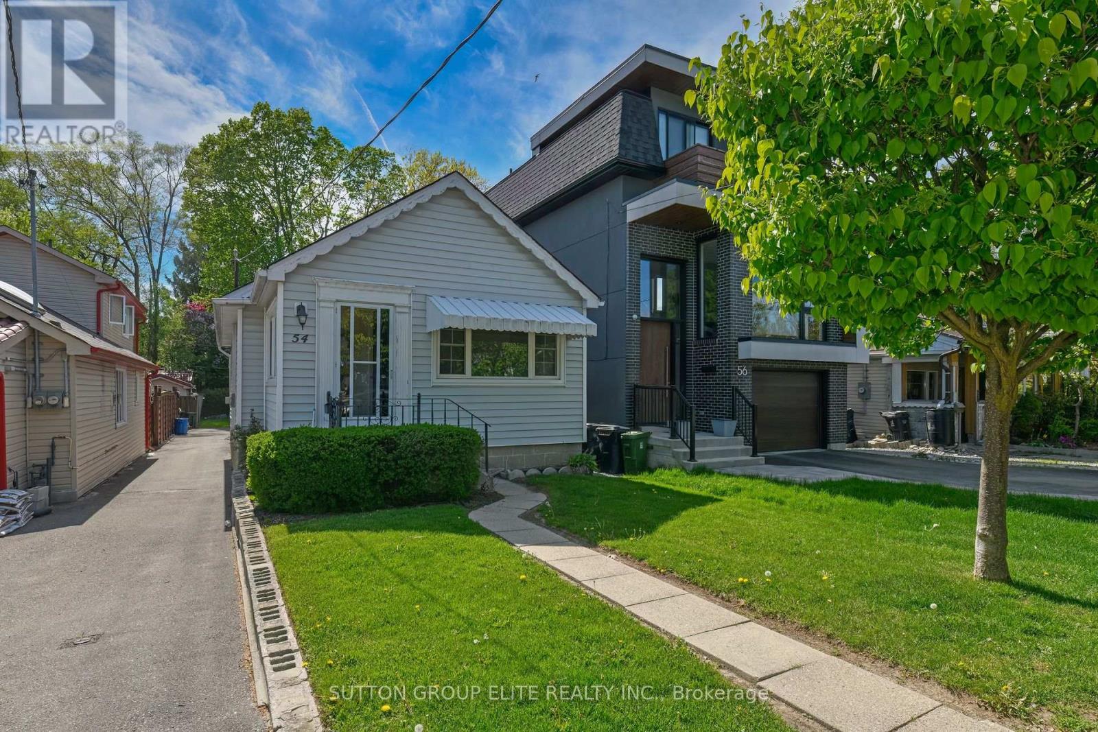54 THIRTY FIRST STREET, Toronto, Ontario