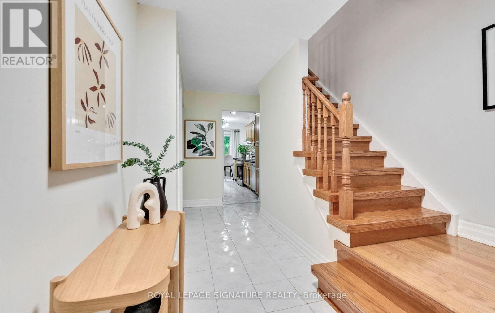 714 Galloway Crescent, Mississauga (Creditview), Ontario  L5C 3W1 - Photo 4 - W12165406