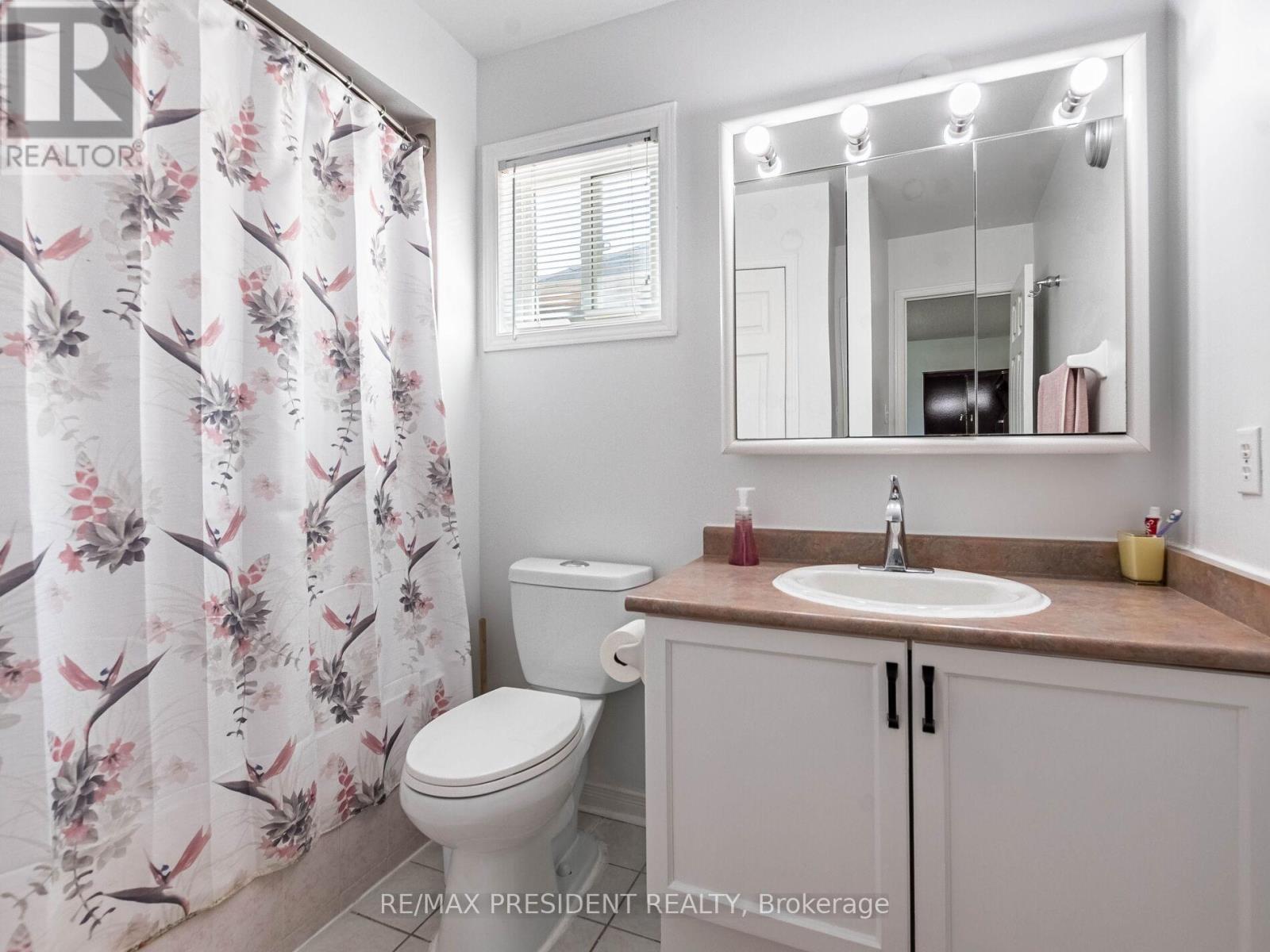 36 Prince Crescent, Brampton, Ontario  L7A 2C9 - Photo 18 - W12165409