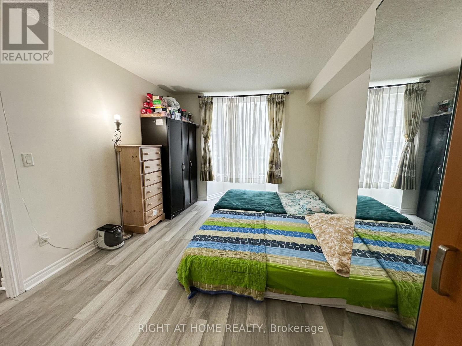 702 - 2088 Lawrence Avenue W, Toronto, Ontario  M9N 3Z9 - Photo 12 - W12165412