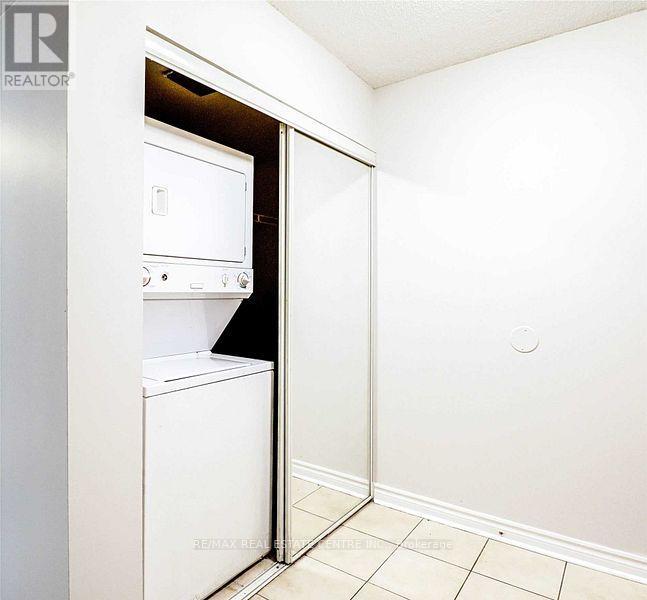 2202 - 4090 Living Arts Drive, Mississauga, Ontario  L5B 4M8 - Photo 10 - W12165430