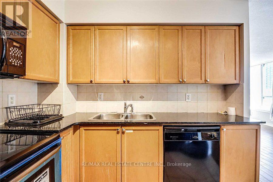 2202 - 4090 Living Arts Drive, Mississauga, Ontario  L5B 4M8 - Photo 15 - W12165430