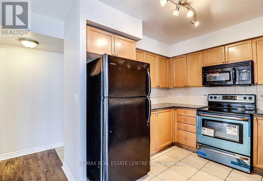 2202 - 4090 Living Arts Drive, Mississauga, Ontario  L5B 4M8 - Photo 16 - W12165430