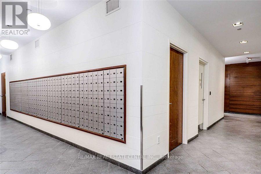 2202 - 4090 Living Arts Drive, Mississauga, Ontario  L5B 4M8 - Photo 7 - W12165430