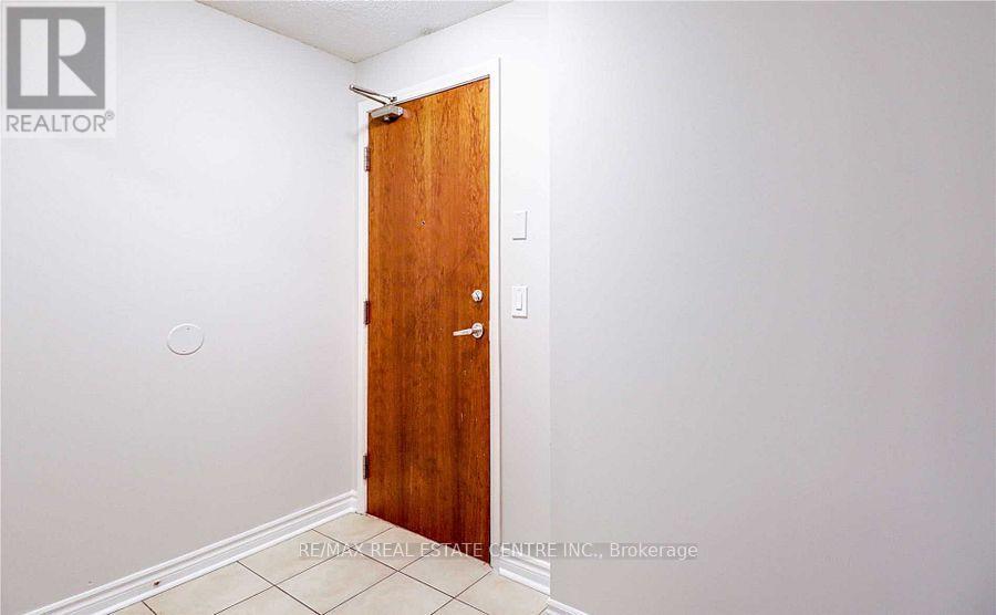 2202 - 4090 Living Arts Drive, Mississauga, Ontario  L5B 4M8 - Photo 9 - W12165430