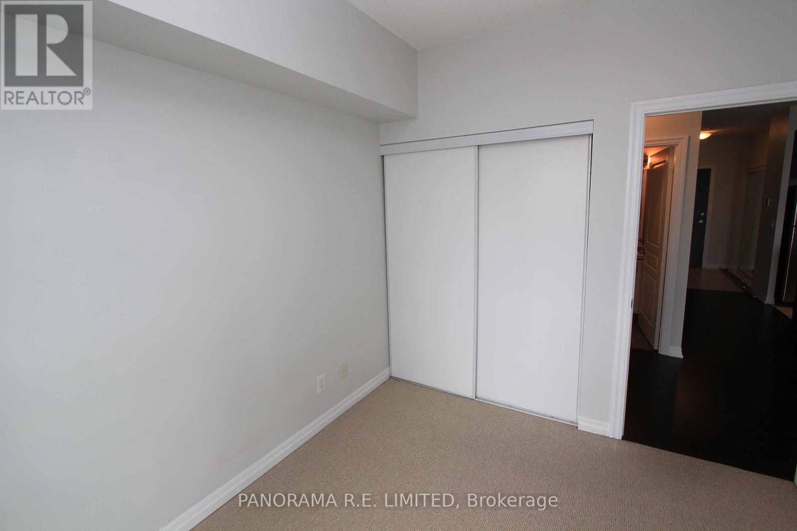 2408 - 223 Webb Drive, Mississauga, Ontario  L5B 0E8 - Photo 13 - W12165482