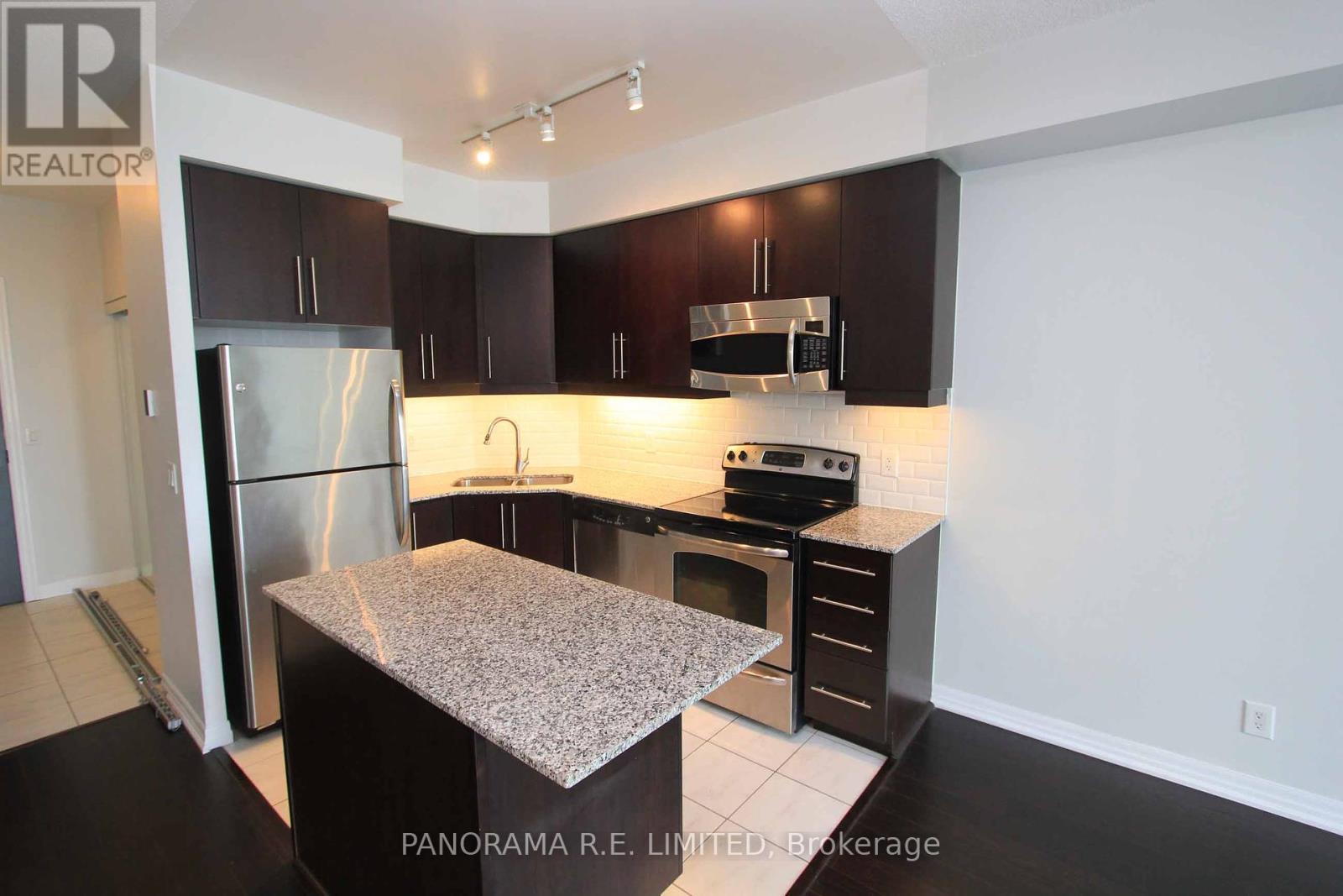 2408 - 223 Webb Drive, Mississauga, Ontario  L5B 0E8 - Photo 7 - W12165482