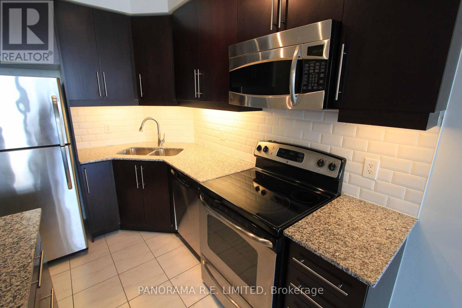 2408 - 223 Webb Drive, Mississauga, Ontario  L5B 0E8 - Photo 8 - W12165482