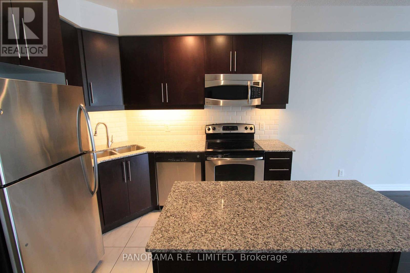 2408 - 223 Webb Drive, Mississauga, Ontario  L5B 0E8 - Photo 9 - W12165482